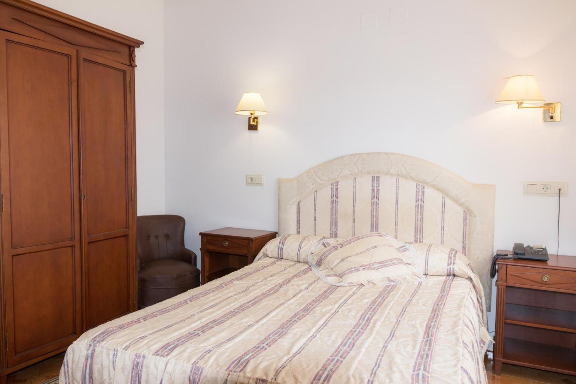 Hotel Avenida III Villadangos del Páramo Pokoj fotografie